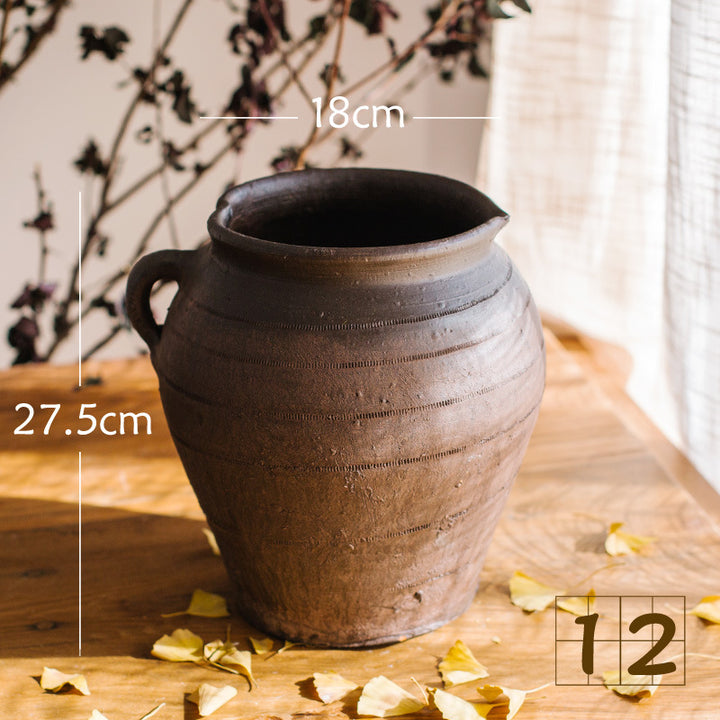 Rustic ceramic pot with handmade design Bowlift