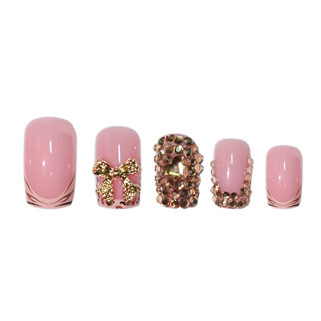 Glamorous Rhinestone-Embellished Press-On Nails Bowlift
