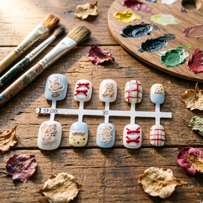 Cute artificial nails with bear motif Bowlift