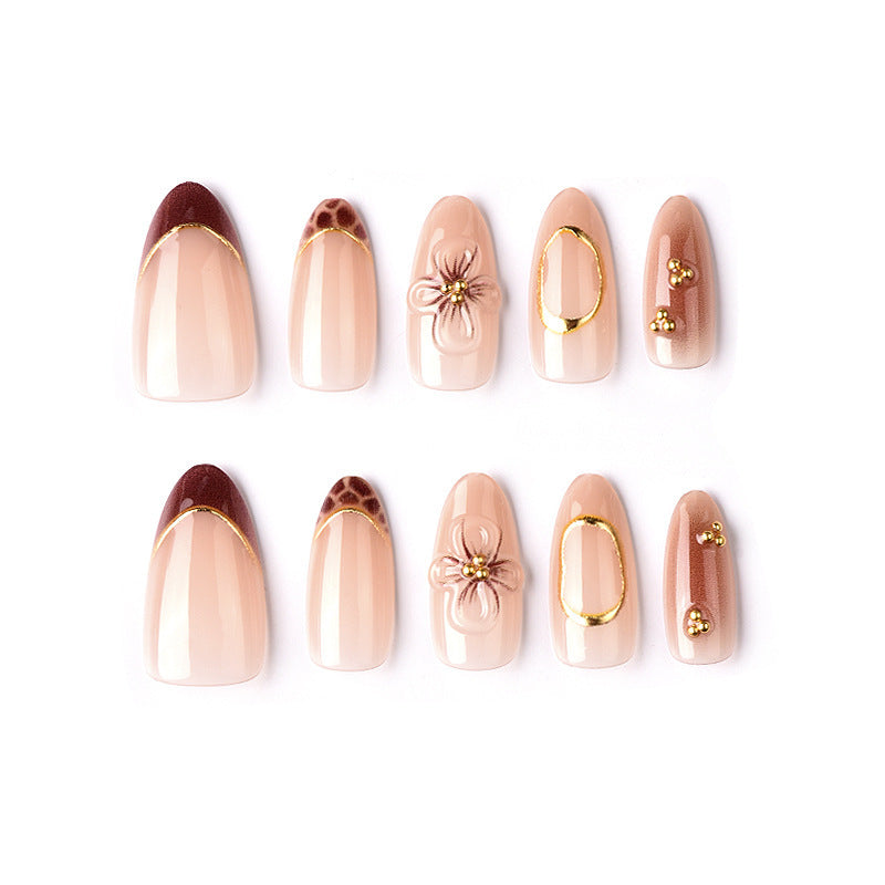 Exclusive nail art creation Bowlift