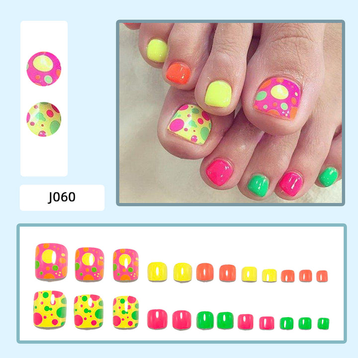 Colorful artificial nails in a set Bowlift