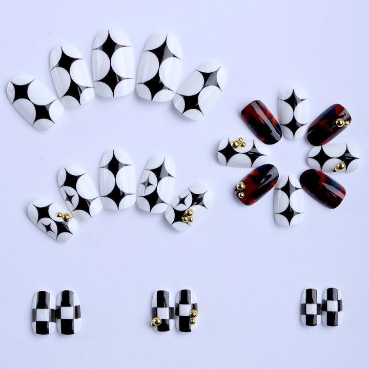 Artificial nails with modern geometric pattern and golden accents Bowlift