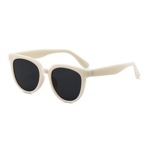 Retro-Inspired Elegant Sunglasses