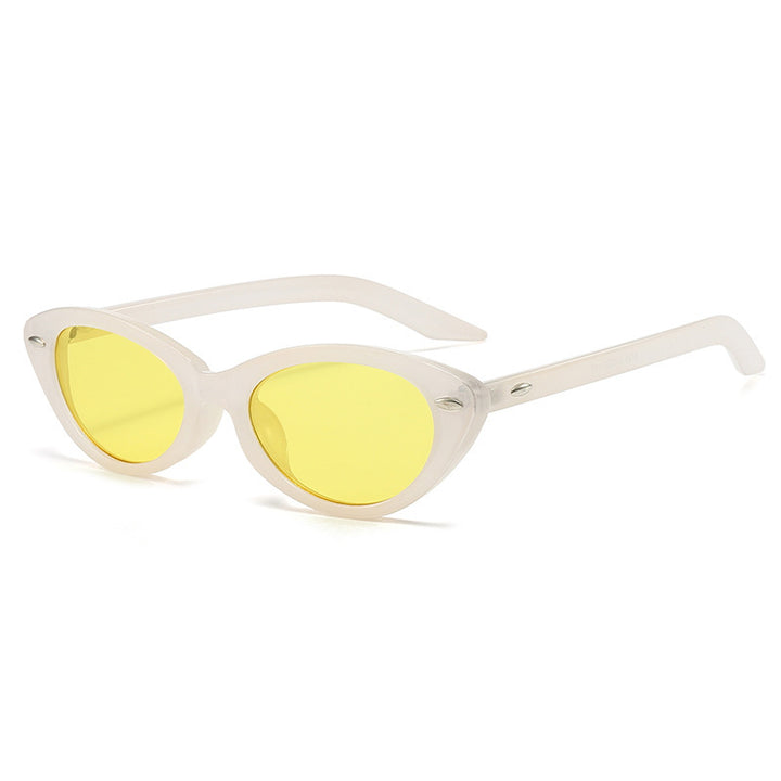 Vintage-Inspired Cat-Eye Sunglasses Bowlift