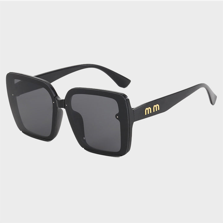 Women's sunglasses in modern square style Bowlift