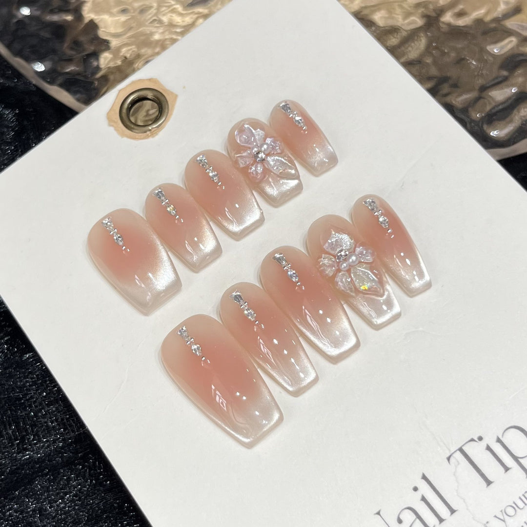 Artificial Nail Set with Romantic Design Bowlift