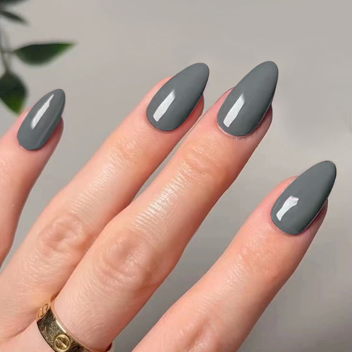 Artistic stiletto nails with elegant high-gloss finish Bowlift