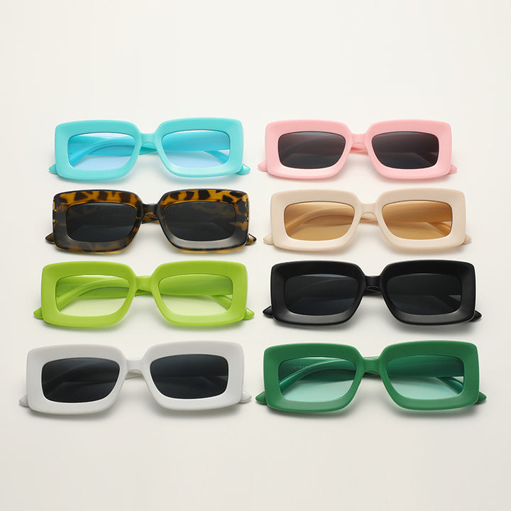 Women trendy square sunglasses with elegant plastic frame Bowlift