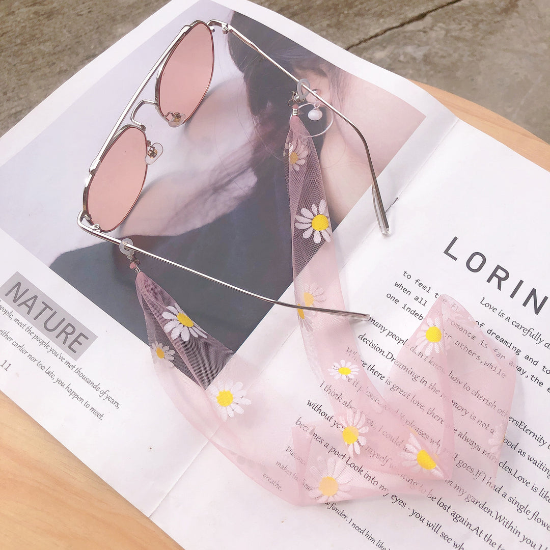 Floral Patterned Eyewear Chain Bowlift