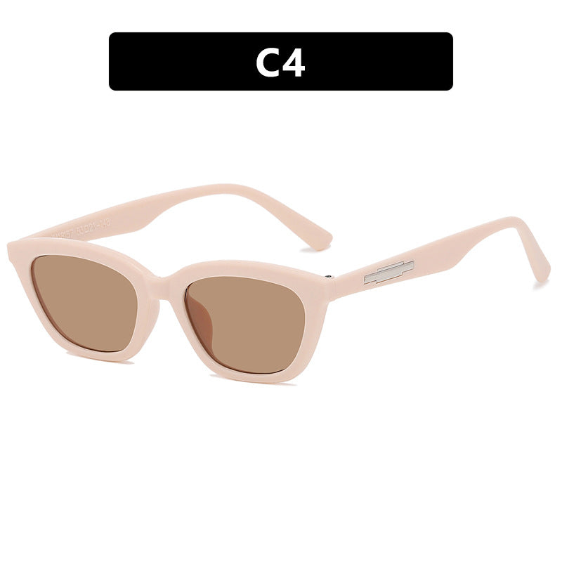 Women's trendy sunglasses in elegant cat-eye design with narrow frames Bowlift
