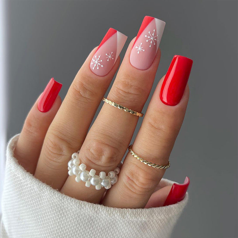 Artistic nail design in a wintry style Bowlift