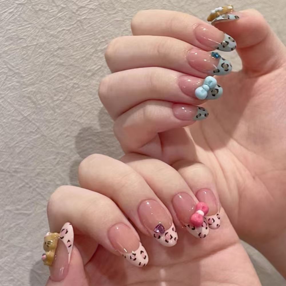 Decorative artificial nails Bowlift