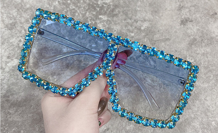 Women's fashionable sunglasses with rhinestone embellishment Bowlift