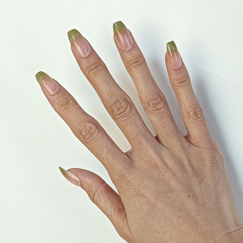Artful Nail Tips with Ombre Effect Bowlift