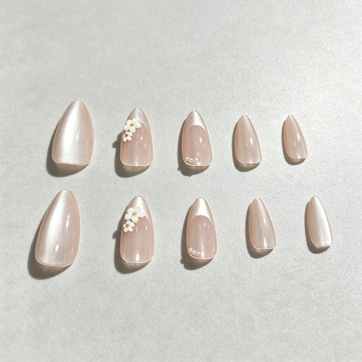 Elegant Floral Nail Design Press-On Tips Bowlift