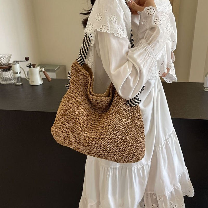 Handmade crochet shoulder bag Bowlift