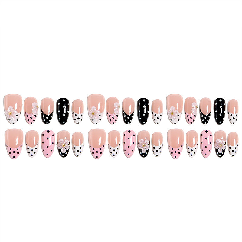 Artful nail tips in elegant design Bowlift