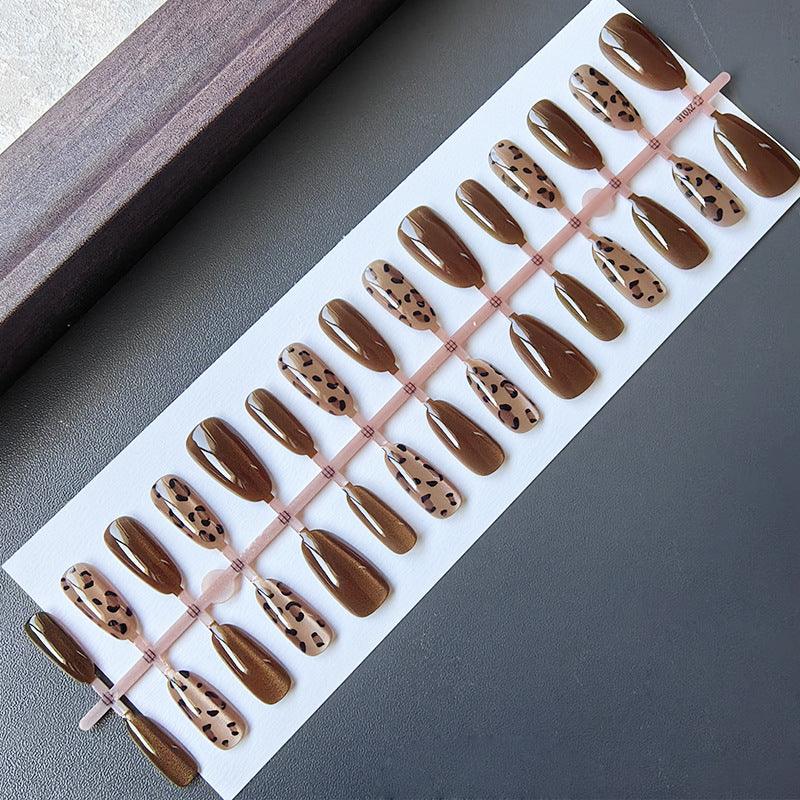 Fashionable Artificial Nails in Trendy Animal Print Design Bowlift