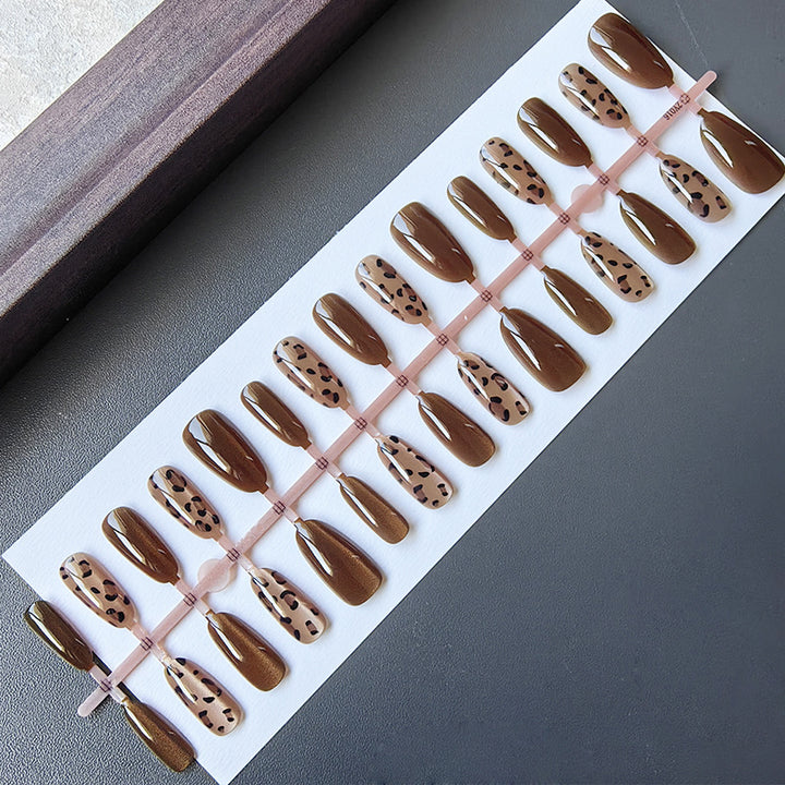 Fashionable Artificial Nails in Trendy Animal Print Design Bowlift