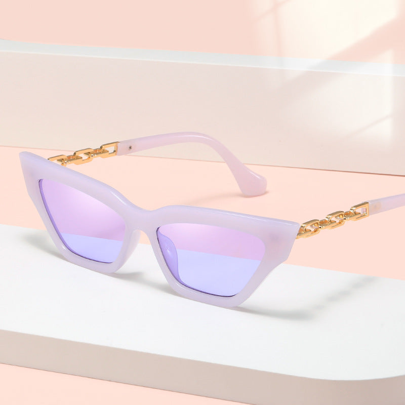 Women edgy cat-eye sunglasses with golden details Bowlift