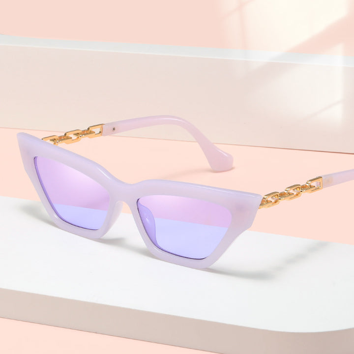 Women edgy cat-eye sunglasses with golden details Bowlift