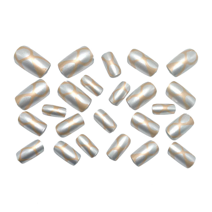 Elegant Artificial Nails with Metallic Design Bowlift