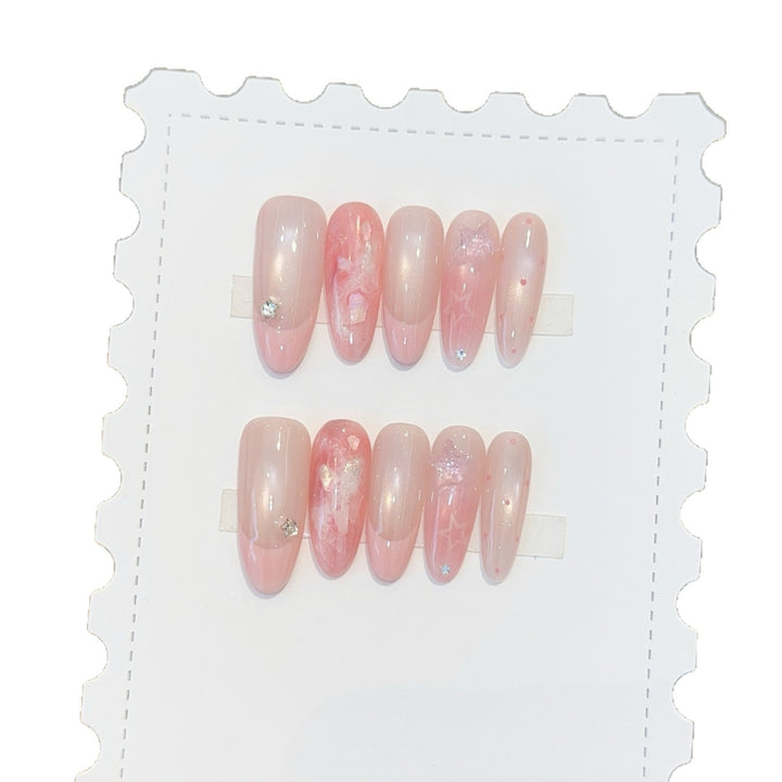Artificial nails with delicate glitter and star motifs Bowlift