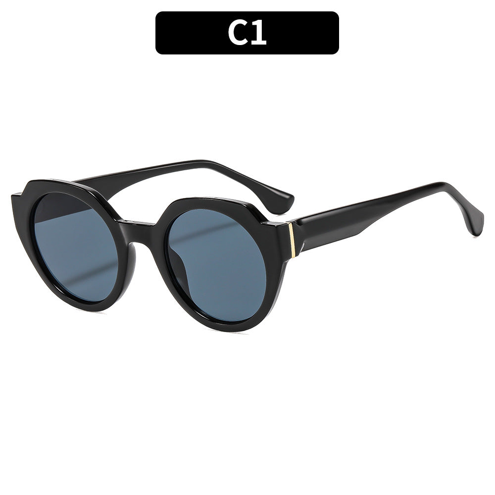 Retro-Inspired Oversized Round Sunglasses