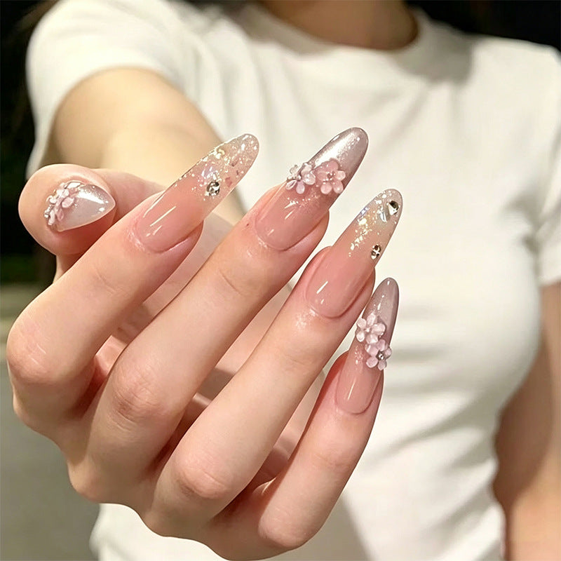Nail art set with floral 3D applications and glitter accents Bowlift