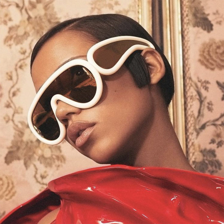 Ladies sporty protective goggles in innovative design Bowlift