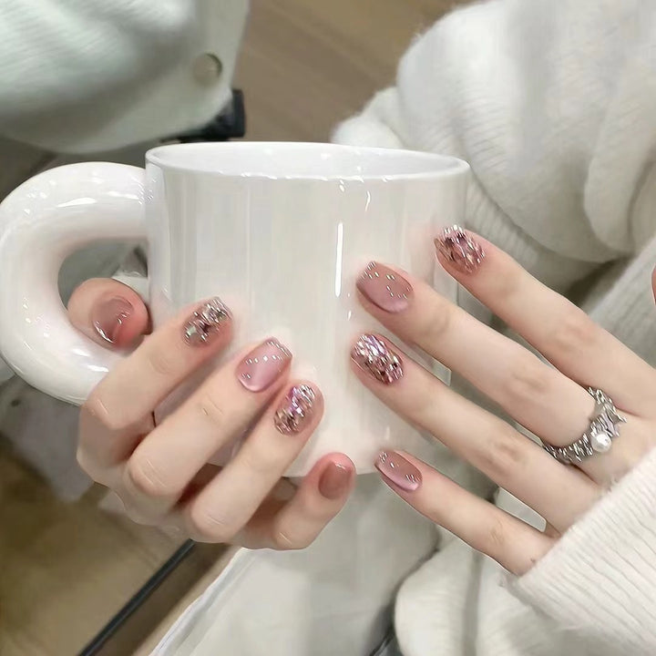 Artistic Floral-Embellished Press-On Nail Art Bowlift