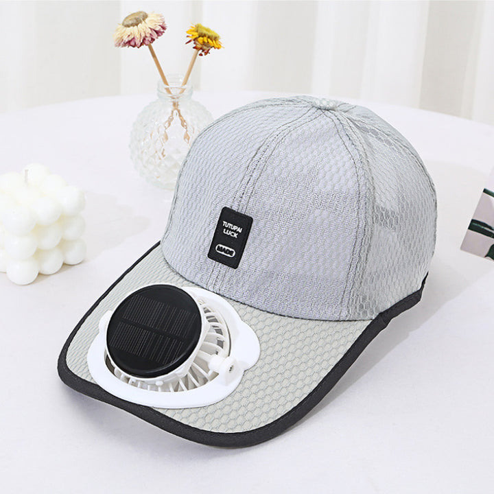 Ventilated baseball cap with integrated solar fan in the visor and breathable mesh Bowlift