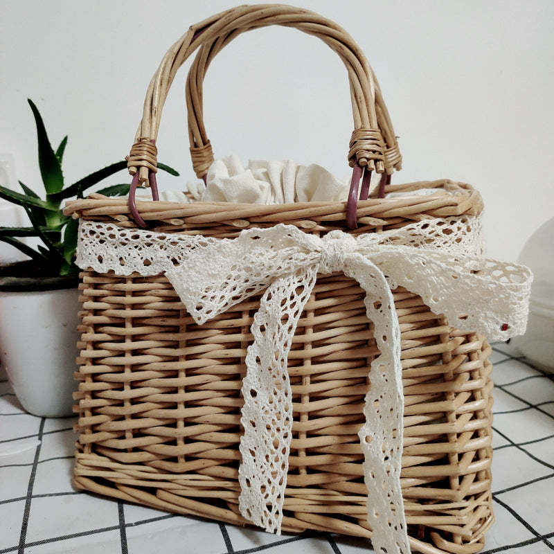 Women’s handbag with pearl chain Bowlift