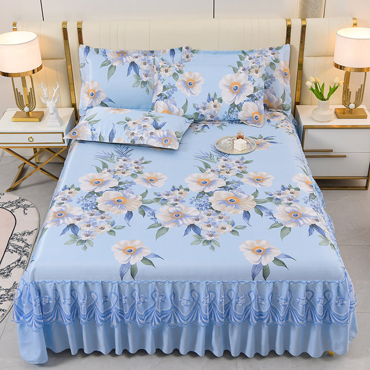 Ladies daybed cover with playful bear motif Bowlift