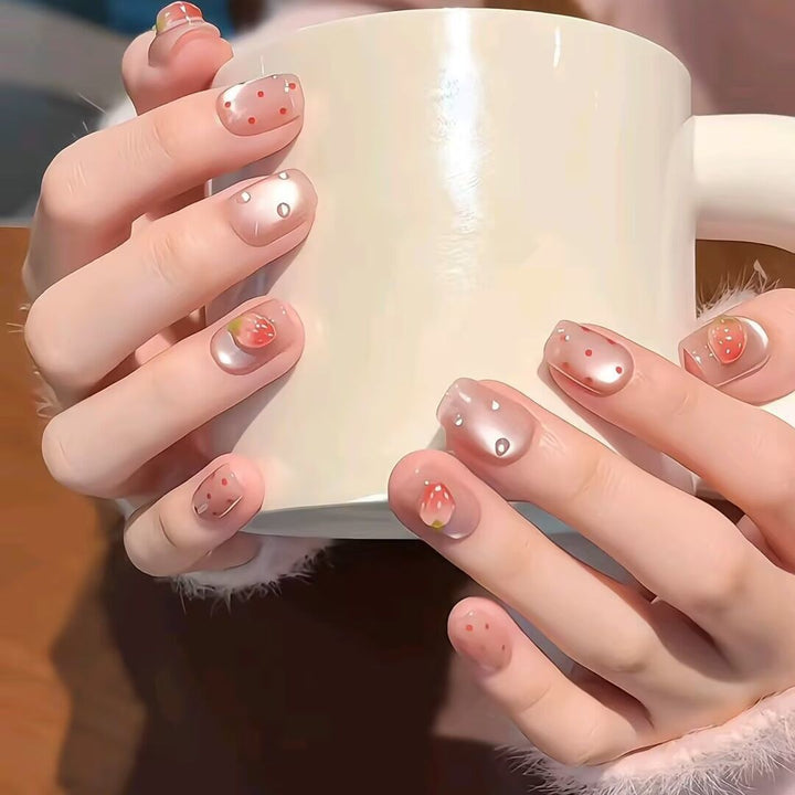 Artificial nails with romantic floral designs Bowlift