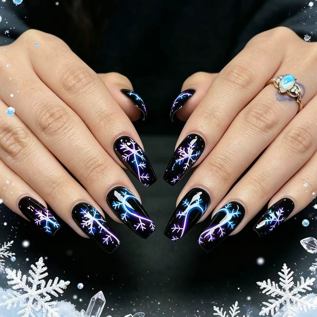 Artistic Snowflake-Pattern Nail Art Bowlift