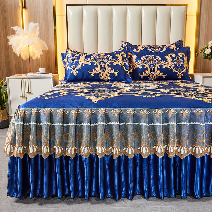 Ladies daybed cover with playful bear motif Bowlift