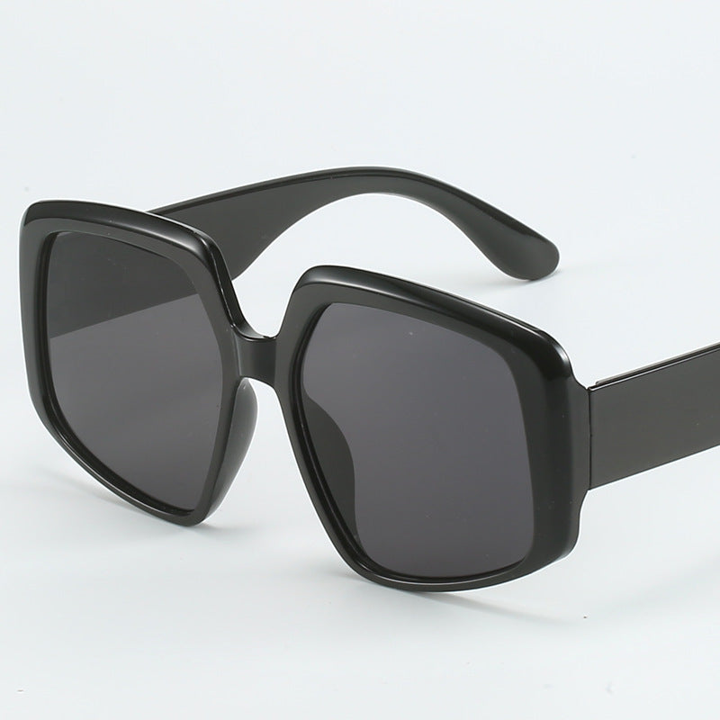 Women's modern square sunglasses with high-quality UV protection technologies Bowlift