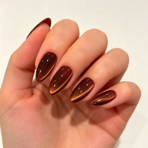 Artificial nails with luxurious gradient and shine Bowlift