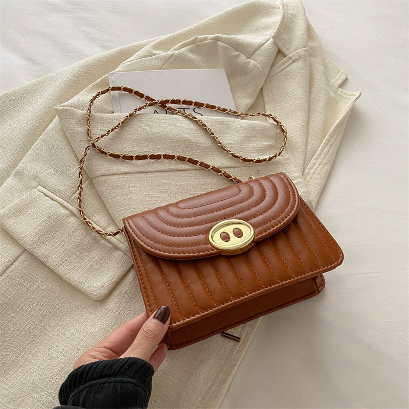 Quilted Chain Link Crossbody Handbag Bowlift