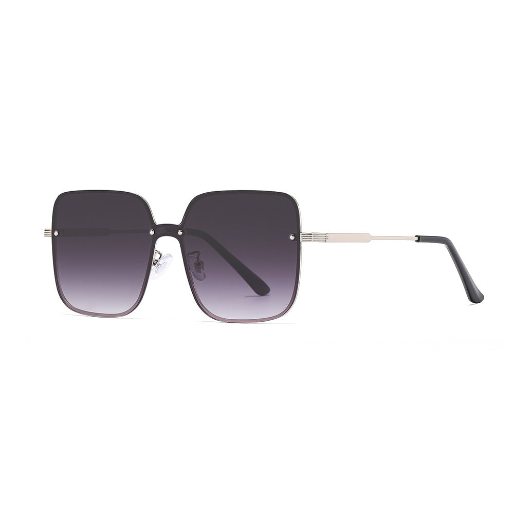 Women's sunglasses in an eccentric square design with a high-quality metal frame Bowlift