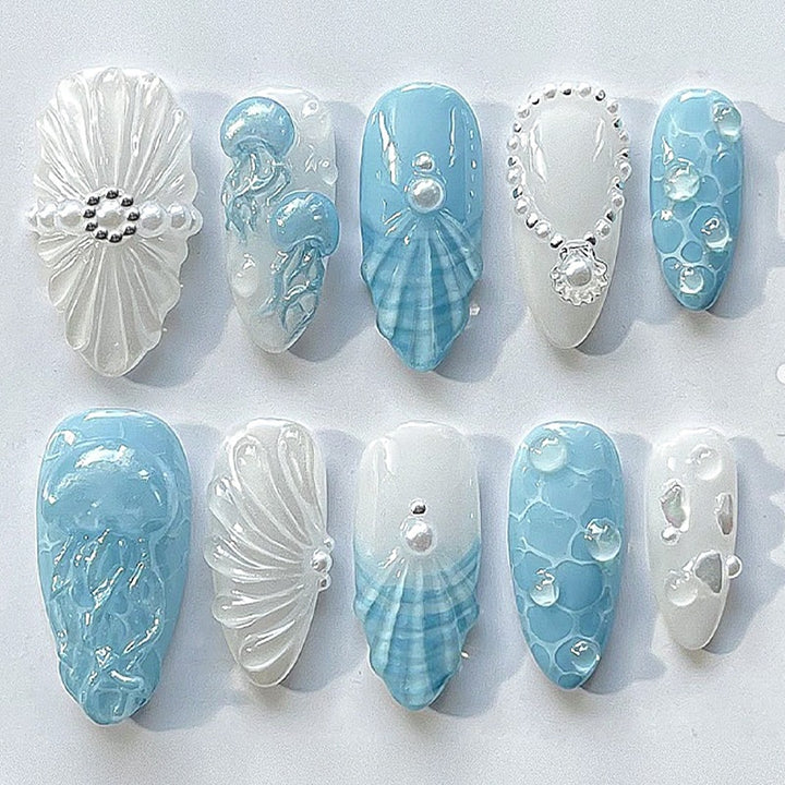 Artificial nail set with elegant embellishments and glittering accents Bowlift