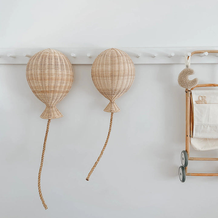 Decorative wall ornament in the form of a hot air balloon Bowlift