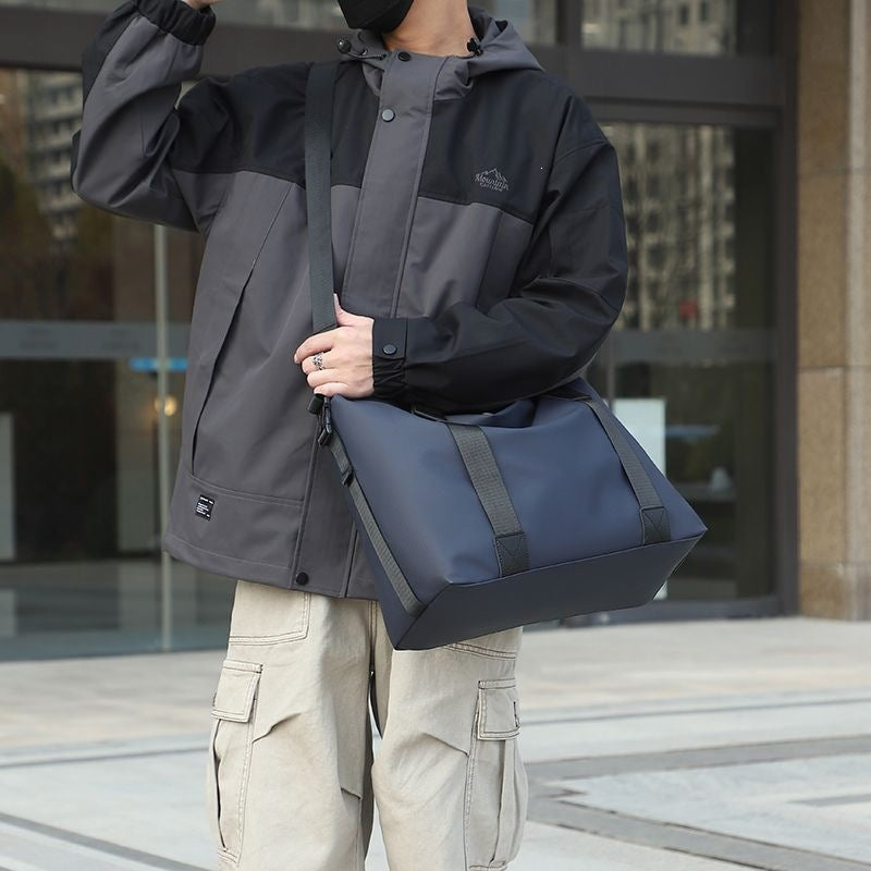 Sporty Travel Bag With Reinforced Interior And Removable Shoulder Strap Bowlift