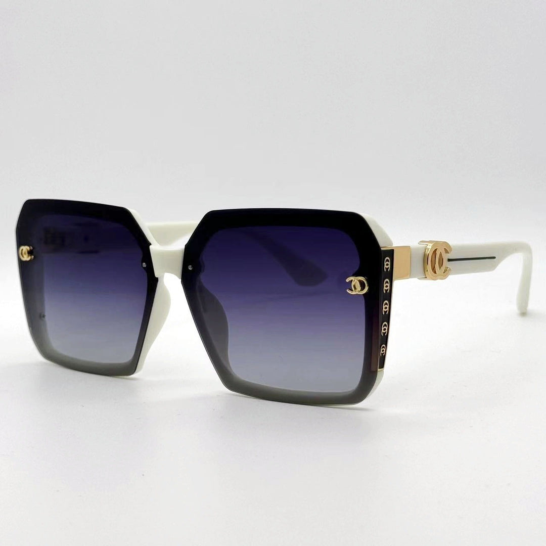 Ladies Fashion Sunglasses with distinctive square frame and luxurious accents Bowlift