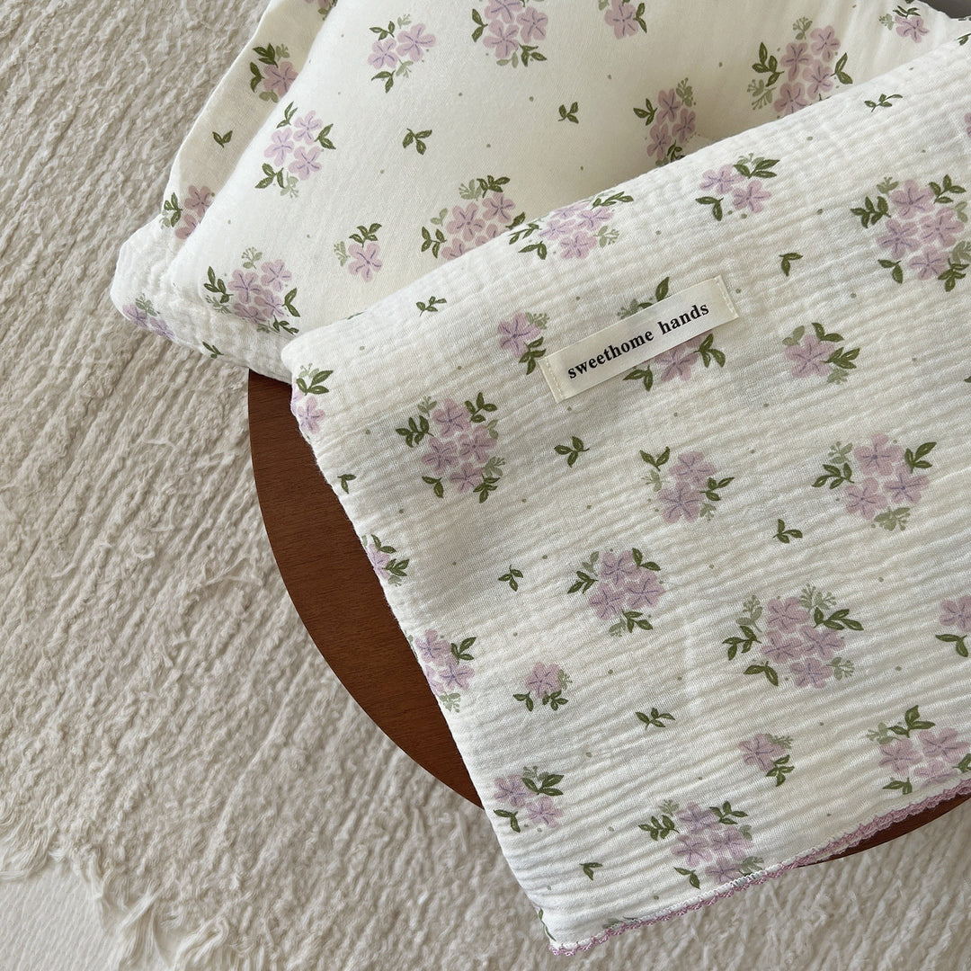 Women's Cozy Blanket with Floral Design Bowlift