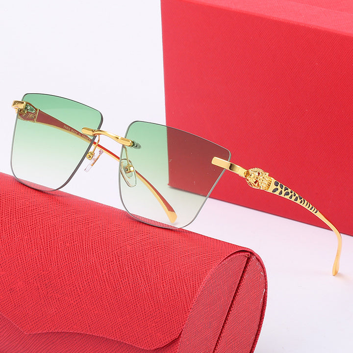 Women's Geometric Sunglasses with Elegant Gold-Colored Detail Bowlift