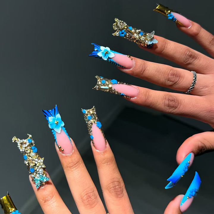 Exquisite Crystal-Embellished Nail Art Extensions Bowlift