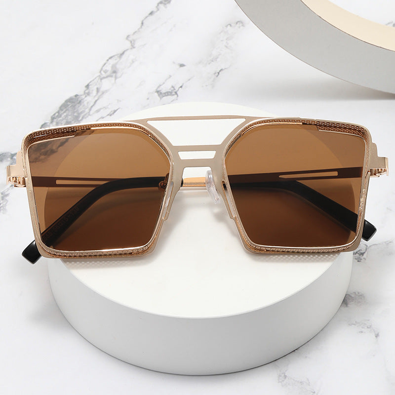 Women's oversized sunglasses with luxurious design and geometric frame Bowlift