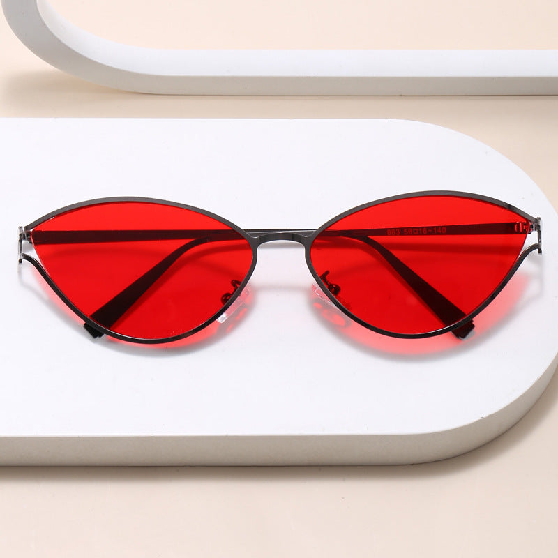 Fashionable Cat-Eye Sunglasses with Thin Metal Frame Bowlift